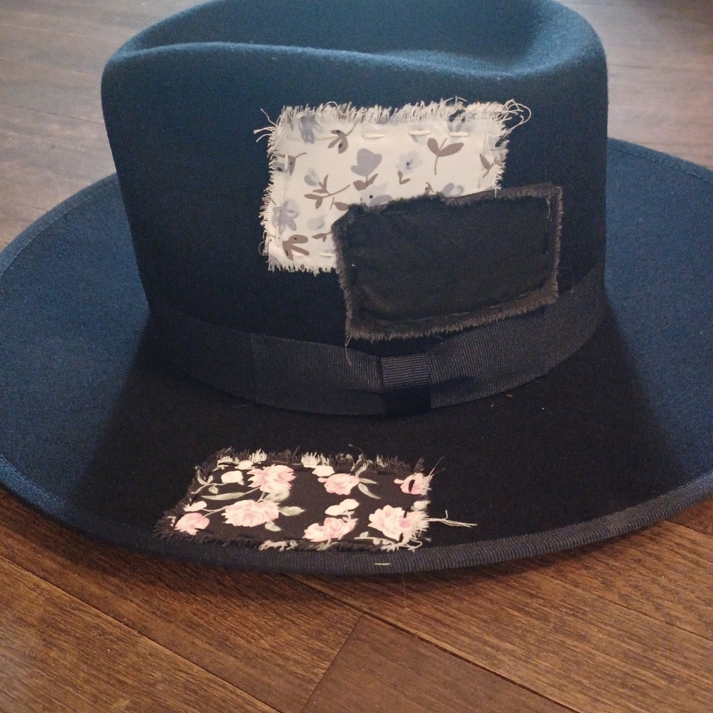 SALE Rare Wyeth midnite floral patch rancher